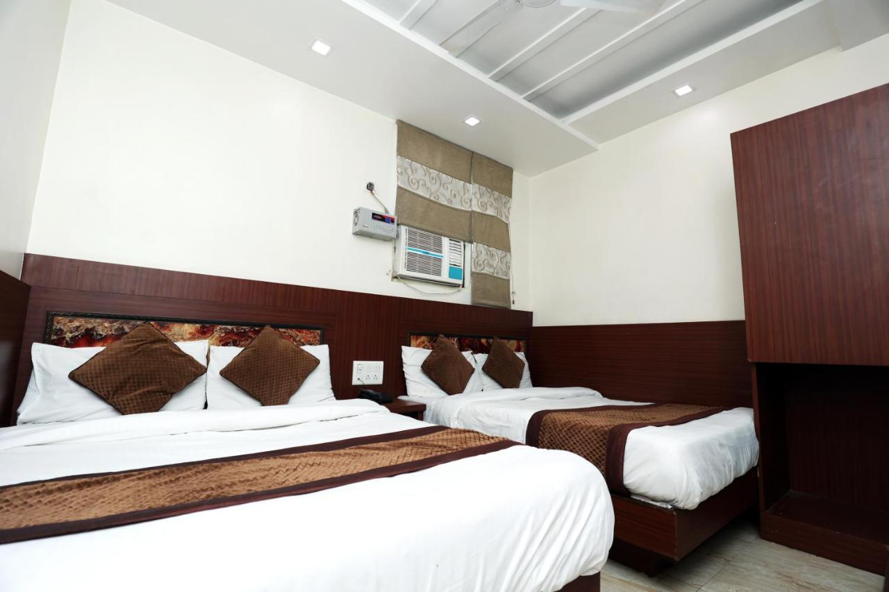 Hotel Toto International Dx Yeni Delhi Dış mekan fotoğraf