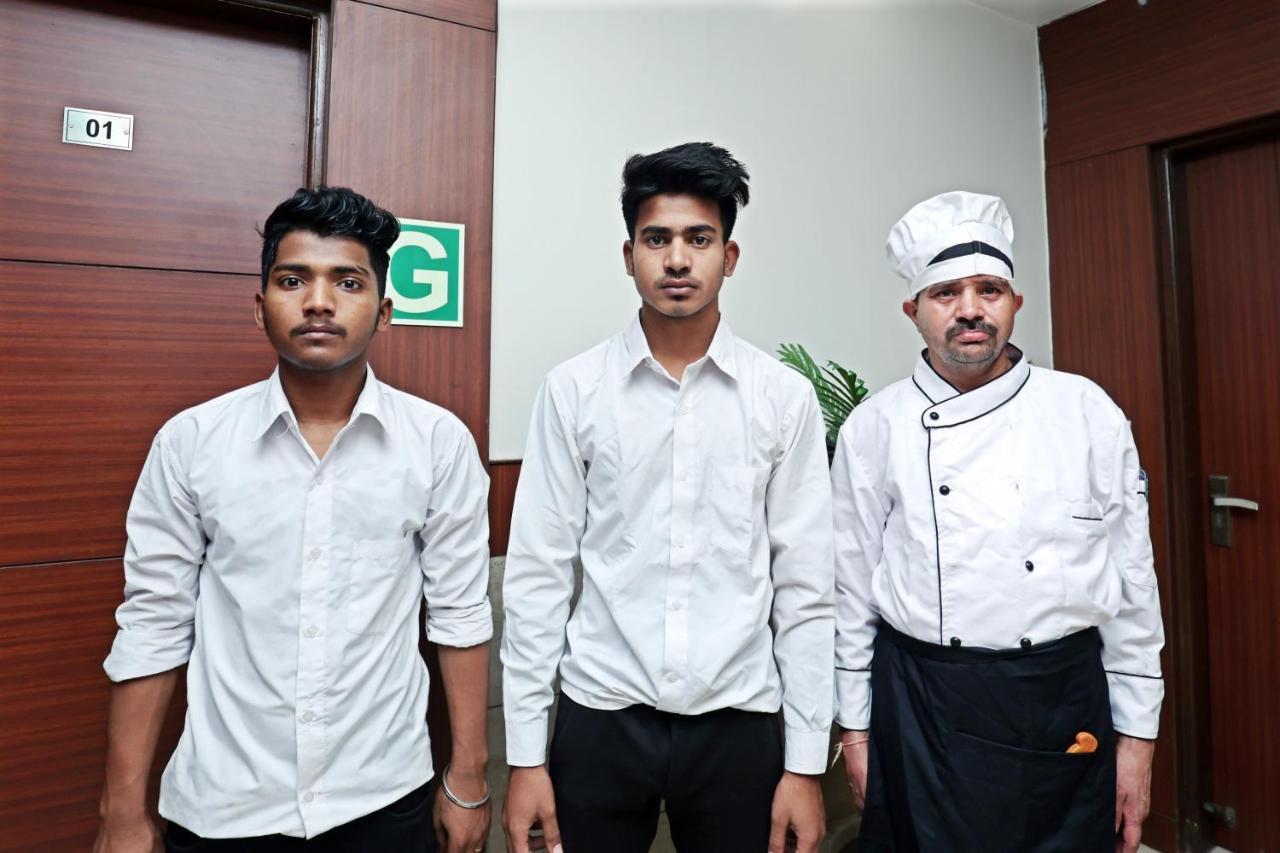 Hotel Toto International Dx Yeni Delhi Dış mekan fotoğraf