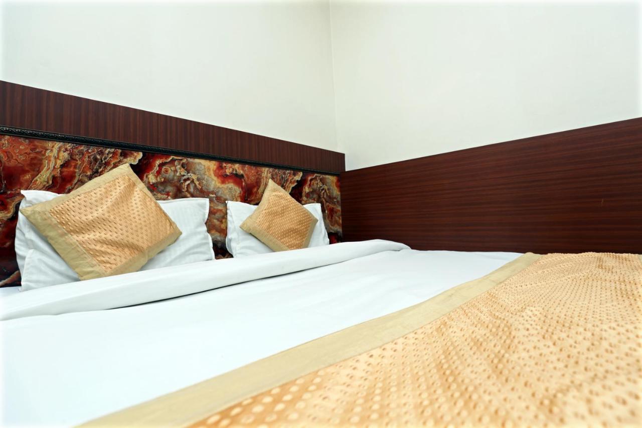 Hotel Toto International Dx Yeni Delhi Dış mekan fotoğraf